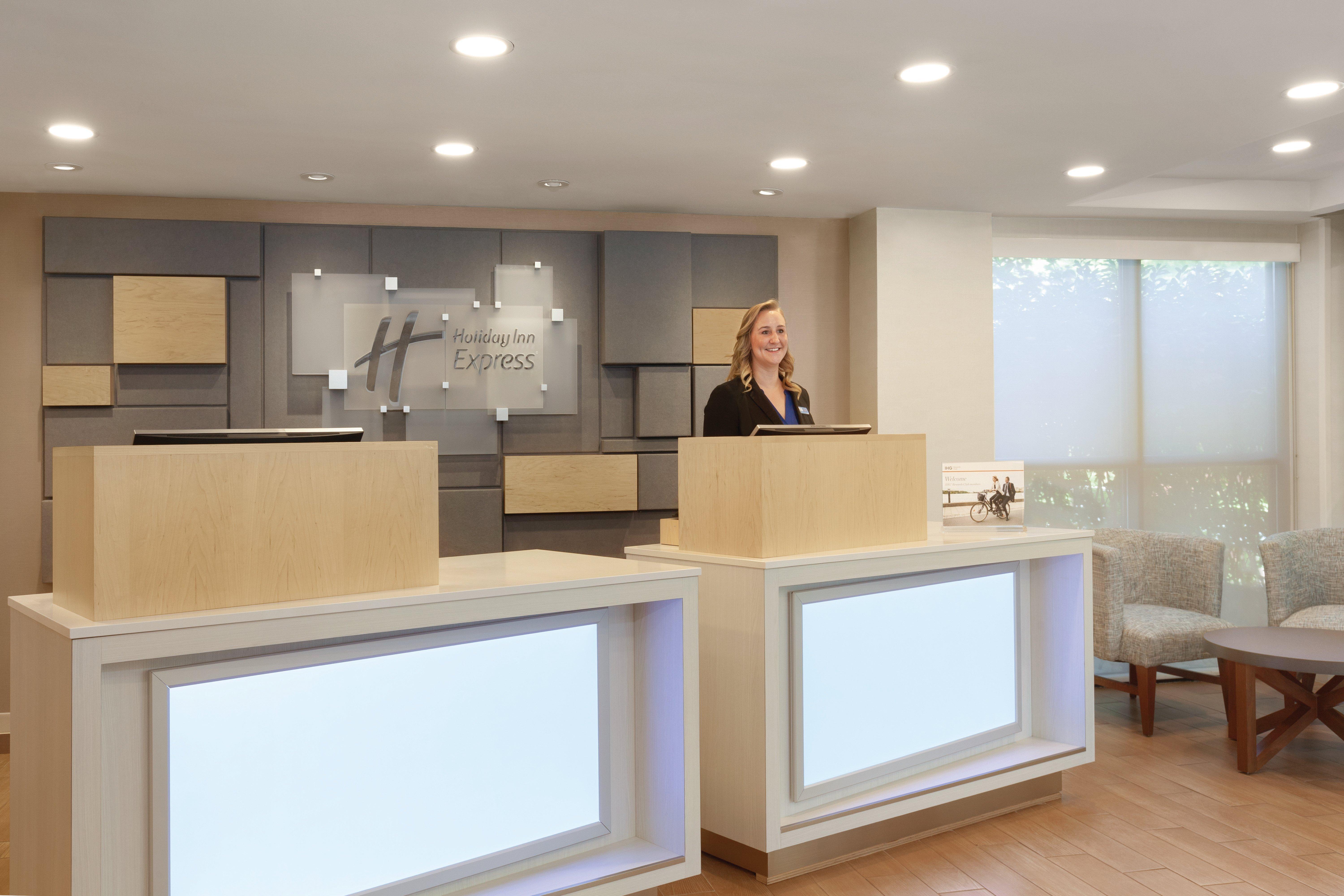 Holiday Inn Express Hartford South - Rocky Hill By Ihg Exterior foto